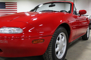 Illustration for article titled At $16,900, Is This 1990 Mazda Miata The Answer To A Question Nobody Asked?